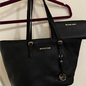 Michael Kors Jet Set Saffiano Leather Large Tote and Wallet Bundle - Black